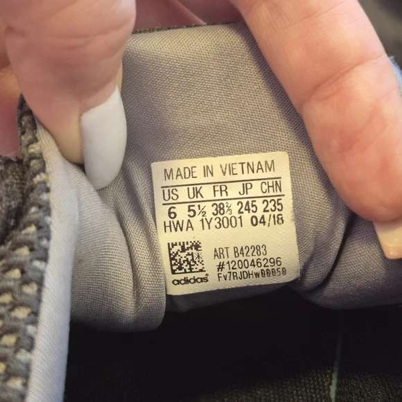 Adidas AlphaBounce Running Shoes - Picture 8 of 14